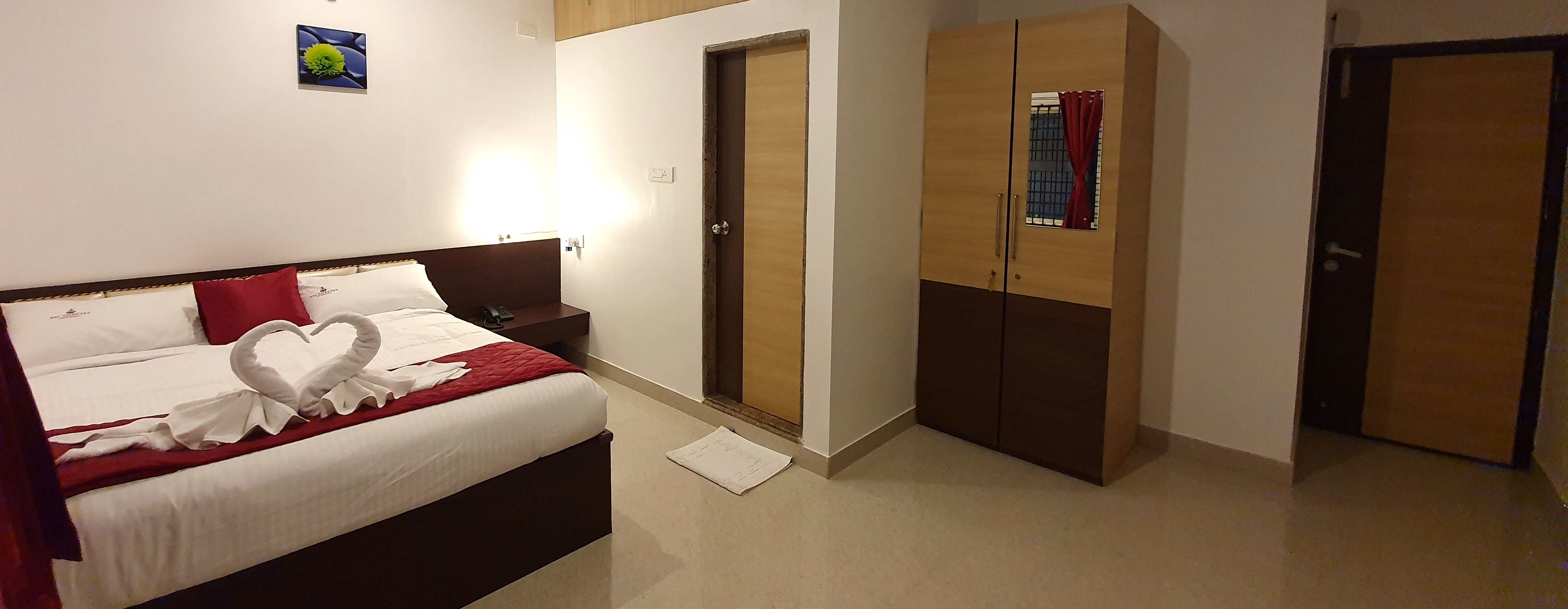 Double Rooms In Bangalore